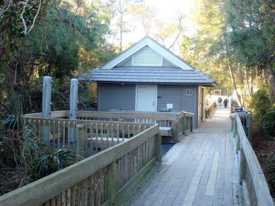 Cute 2 Bedroom, 2 Bath Condo At Folly Field Beach Hilton Head Island Eksteriør bilde