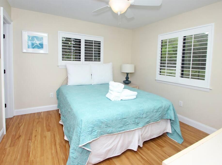 Cute 2 Bedroom, 2 Bath Condo At Folly Field Beach Hilton Head Island Eksteriør bilde