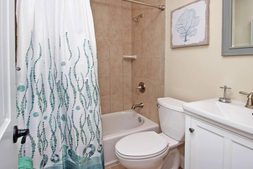 Cute 2 Bedroom, 2 Bath Condo At Folly Field Beach Hilton Head Island Eksteriør bilde