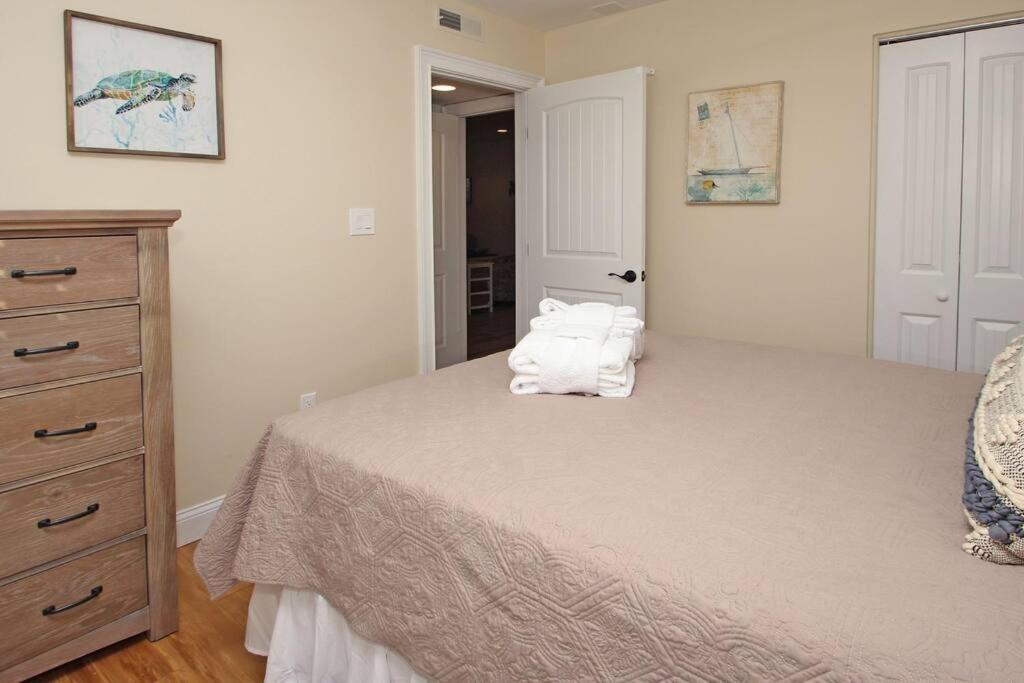 Cute 2 Bedroom, 2 Bath Condo At Folly Field Beach Hilton Head Island Eksteriør bilde
