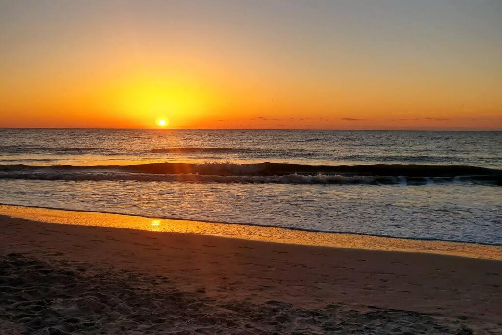 Cute 2 Bedroom, 2 Bath Condo At Folly Field Beach Hilton Head Island Eksteriør bilde