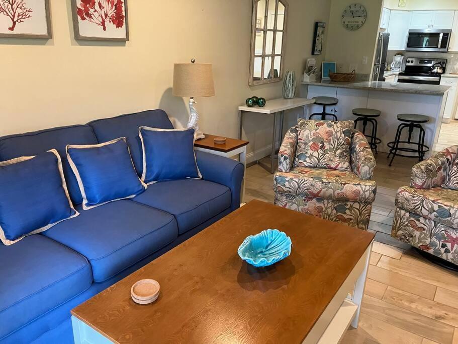 Cute 2 Bedroom, 2 Bath Condo At Folly Field Beach Hilton Head Island Eksteriør bilde