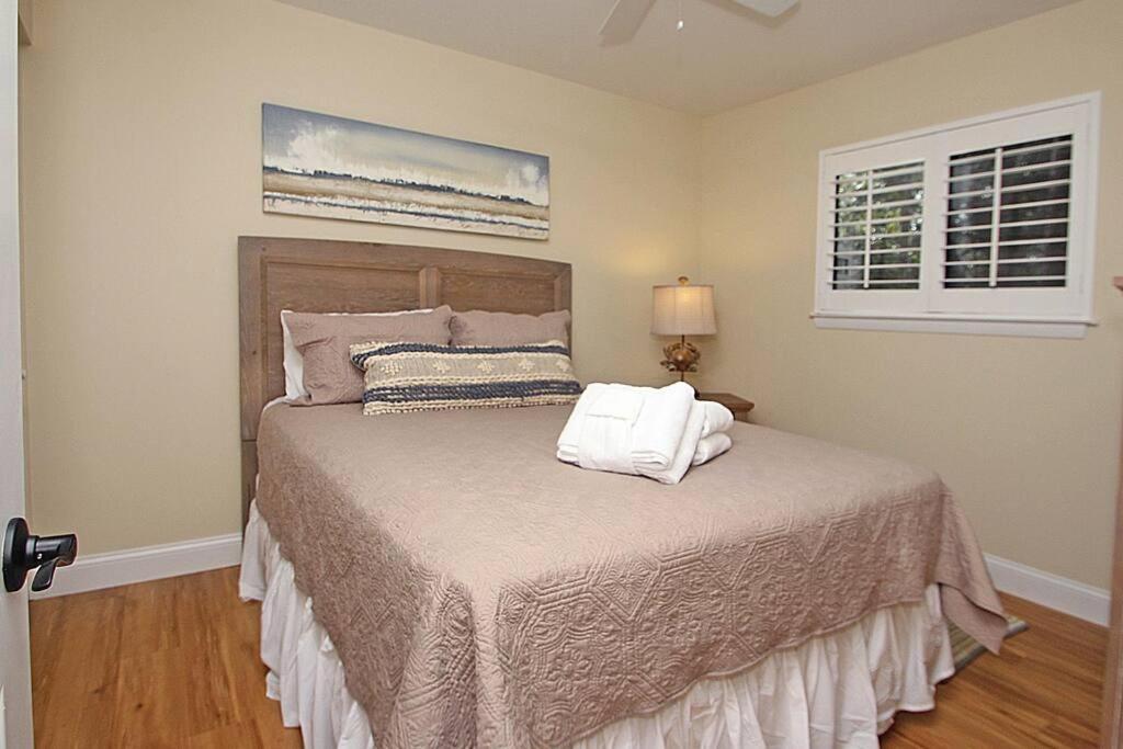 Cute 2 Bedroom, 2 Bath Condo At Folly Field Beach Hilton Head Island Eksteriør bilde