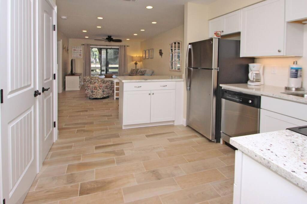 Cute 2 Bedroom, 2 Bath Condo At Folly Field Beach Hilton Head Island Eksteriør bilde